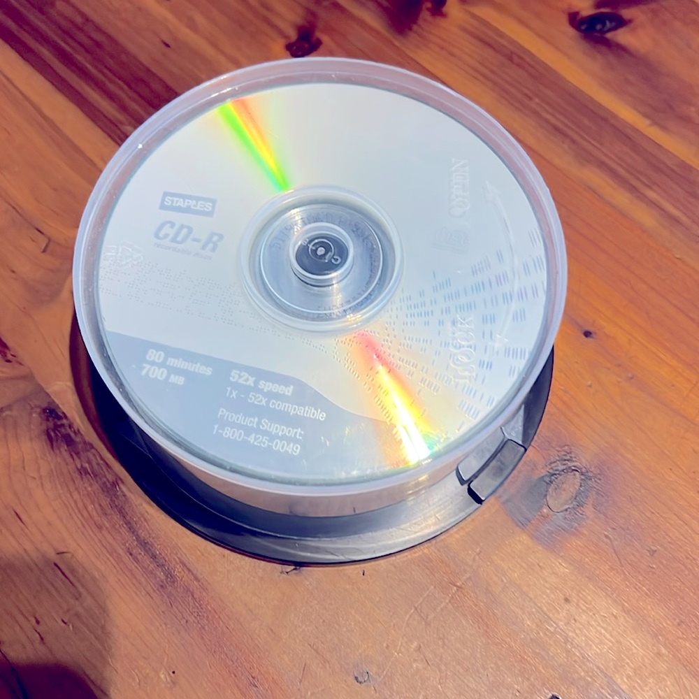 Staples pack of 80 minute CD-R recordable discs, 30 pack